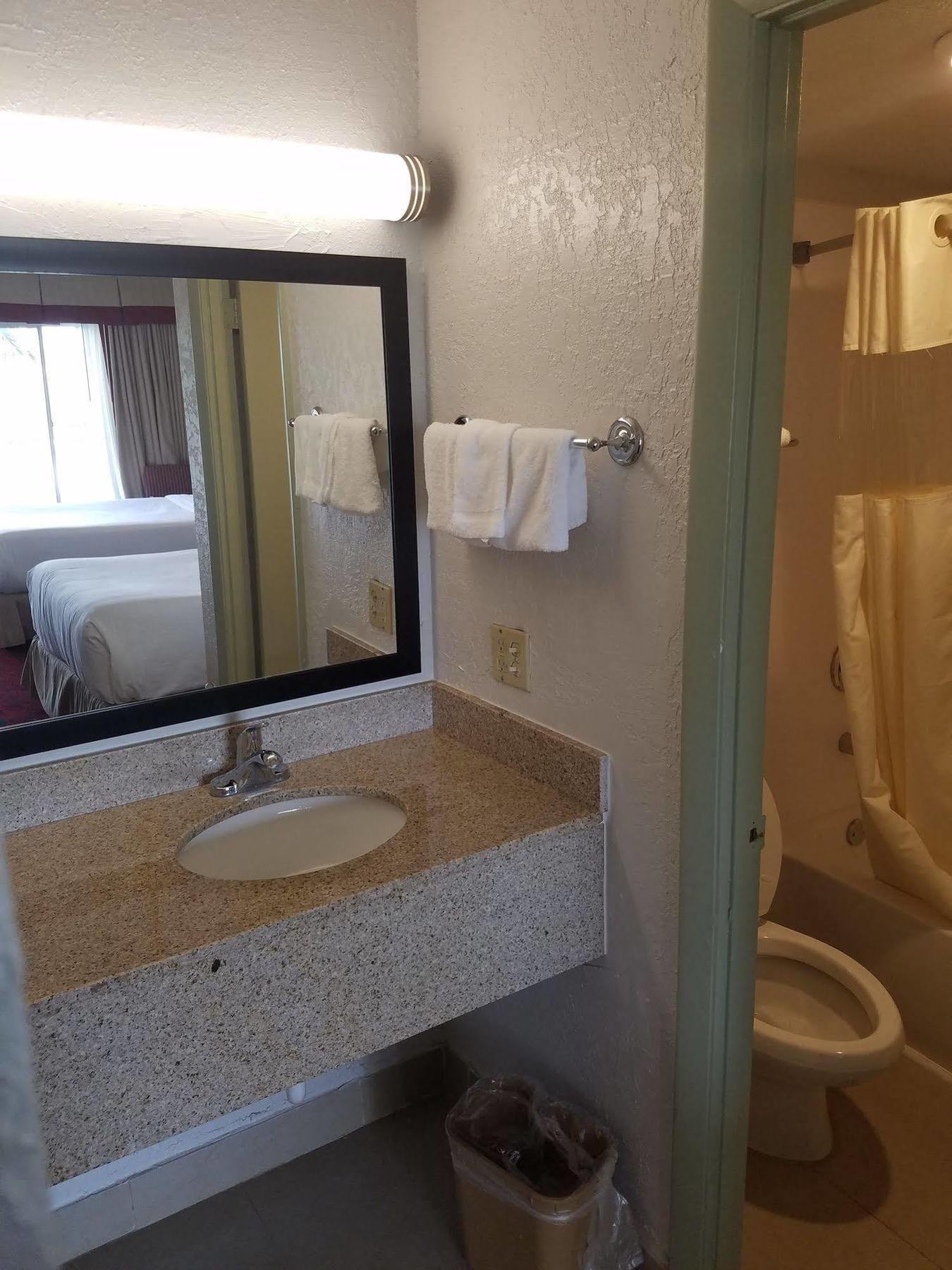 Budgetel Inn Pompano Beach Exterior photo